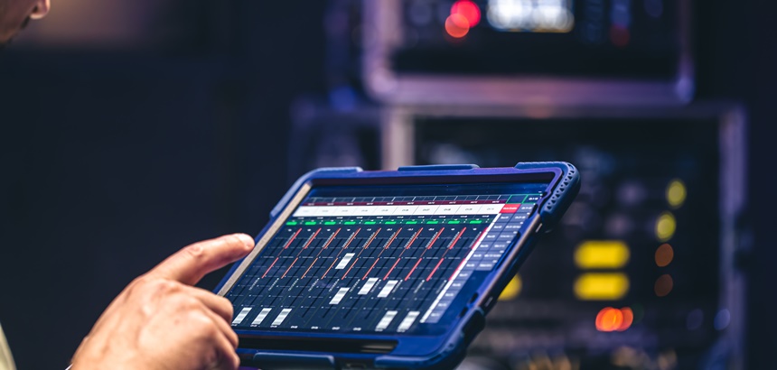 Saiba o que é e como funciona um controlador lógico programável CLP.